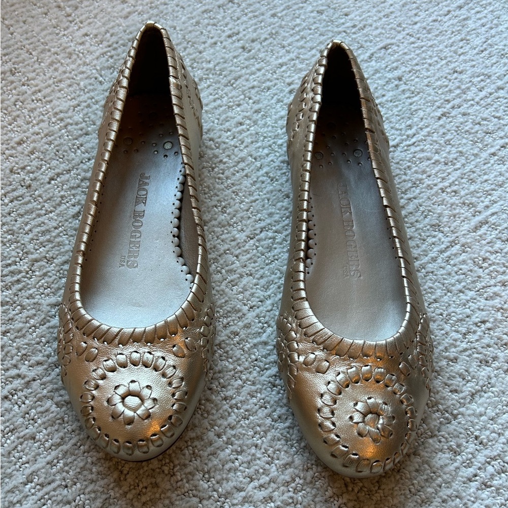 Jack Rogers size 6 flats. Almost perfect condition.